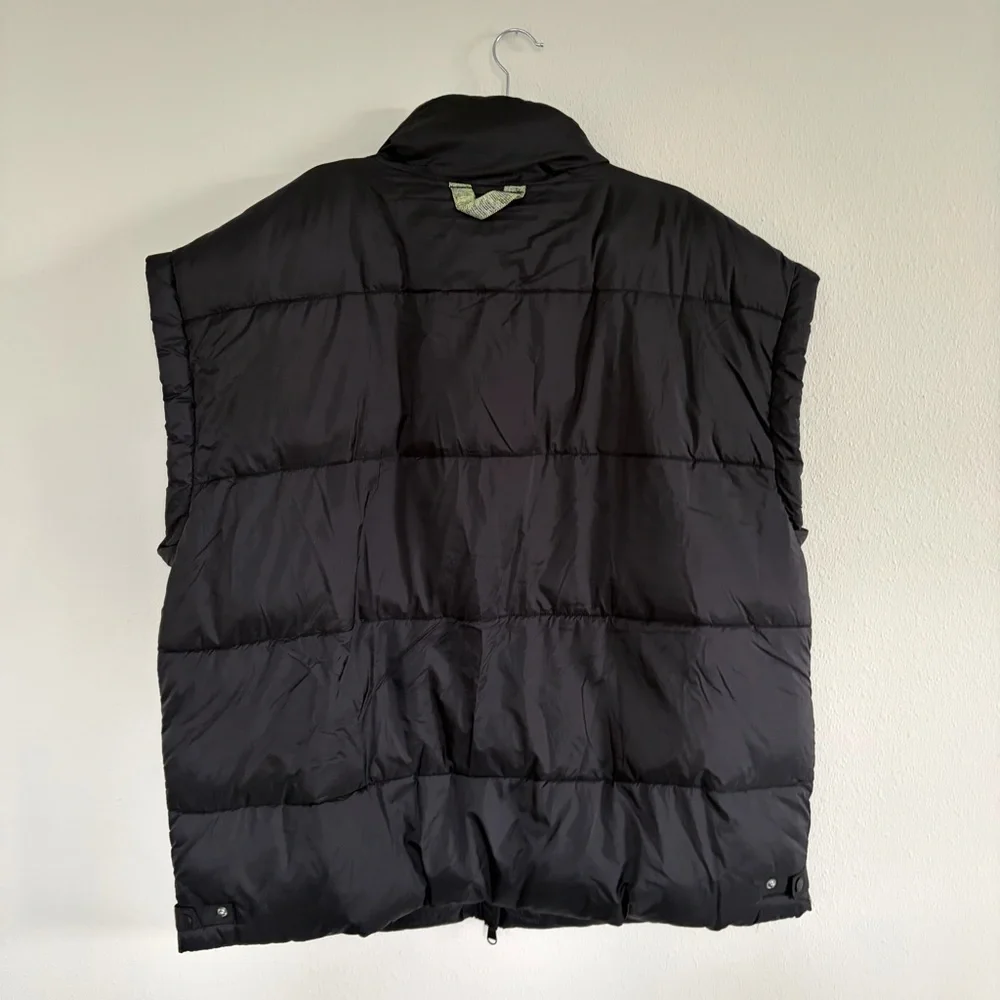 Free People Movement In a Bubble Puffer Vest Black - Picture 2 of 9